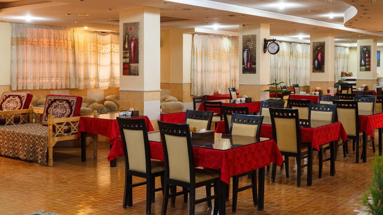 رستوران 2 هتل صدرا شیراز